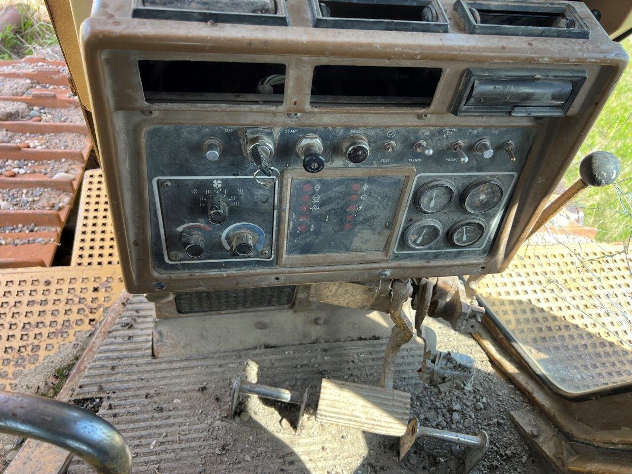 1989 CAT D8N Dozer with Ripper and NEW Undercarriage #8772 JF