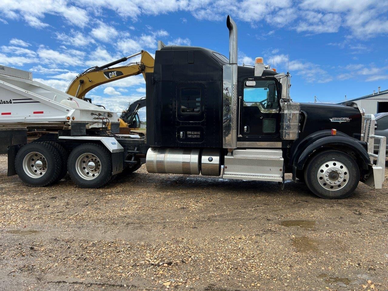 2015 Kenworth W900 Tandem Sleeper Tractor CAT Powered #8721 JF