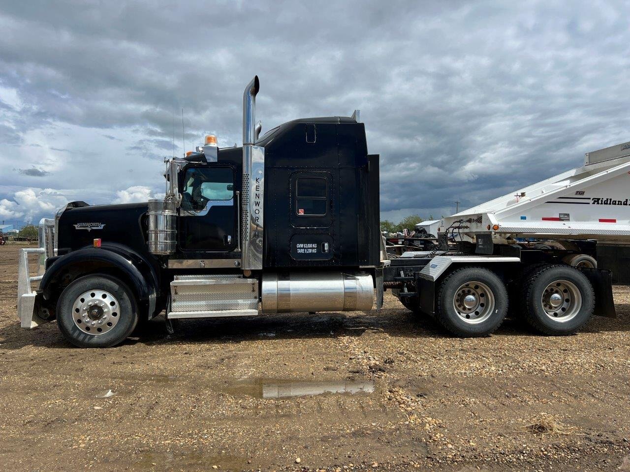 2015 Kenworth W900 Tandem Sleeper Tractor CAT Powered #8721 JF