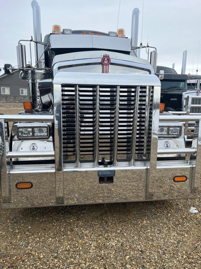 2015 Kenworth W900 Tandem Sleeper Tractor CAT Powered #8721 JF