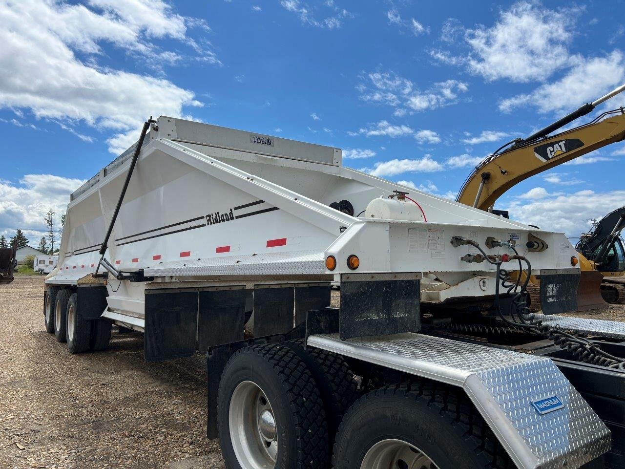 2011 Midland MG38 TC3000 Triaxle Clam Bottom Dump Trailer #8723 JF