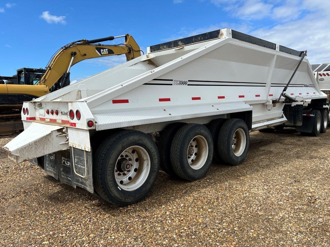 2011 Midland MG38 TC3000 Triaxle Clam Bottom Dump Trailer #8723 JF