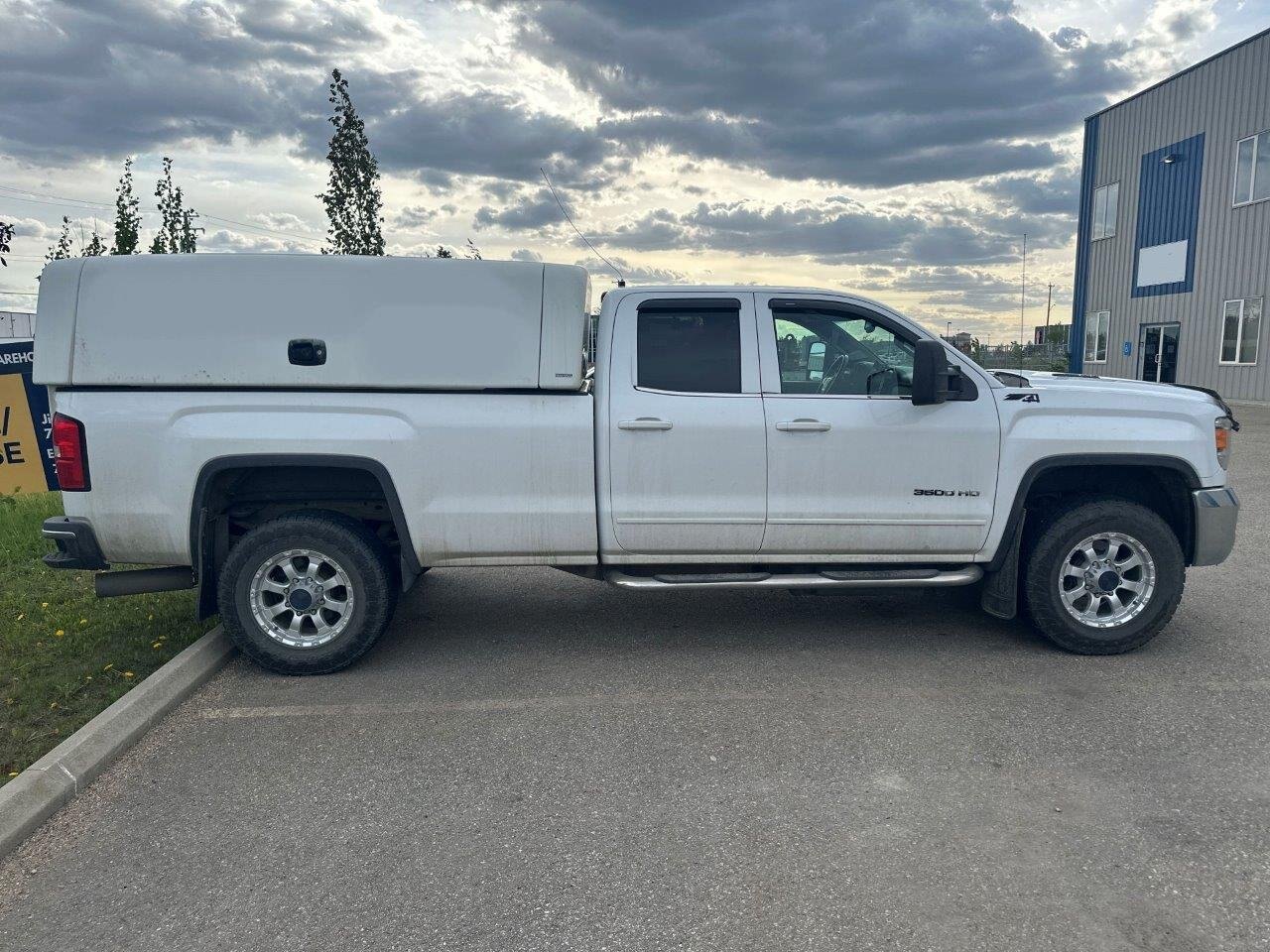 2015 GMC Sierra 3500 HD Double Cab with Tool Canopy #8652 JA