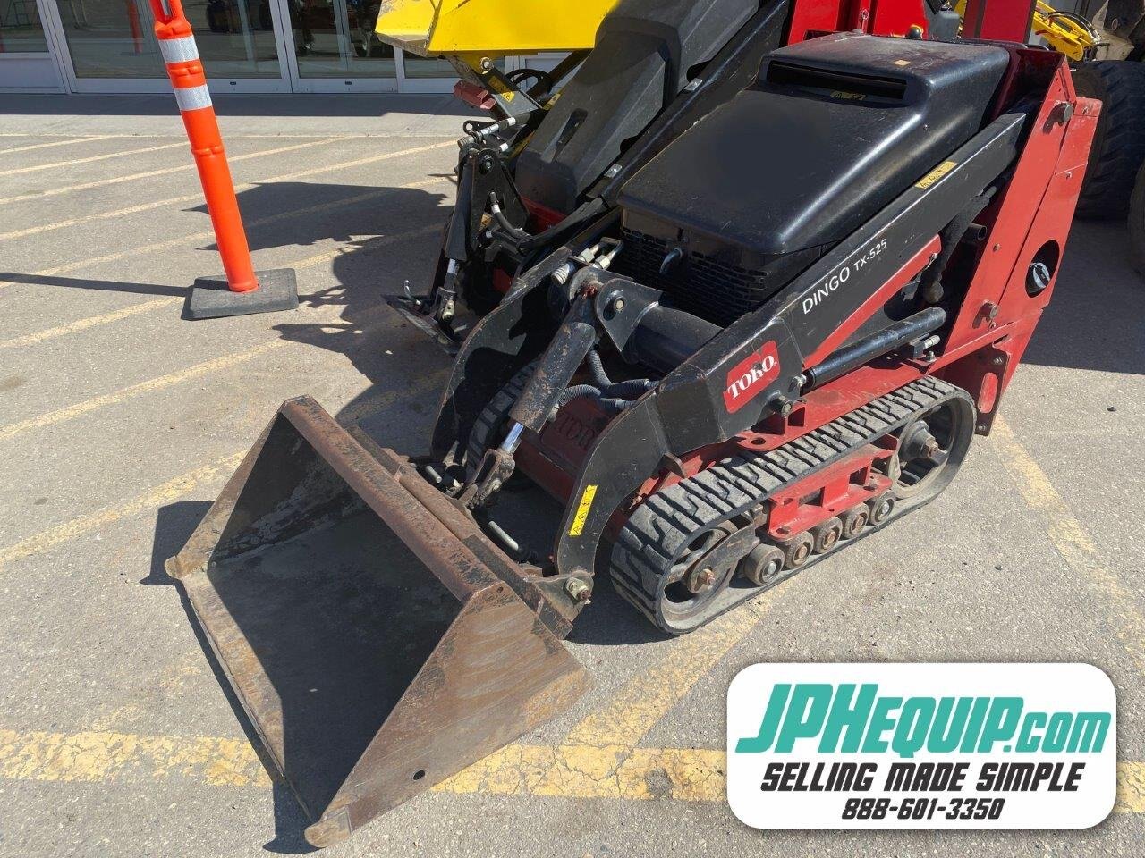 2014 Toro Dingo TX-525 Mini Skid Steer with 33 Inch Bucket #8661 BP