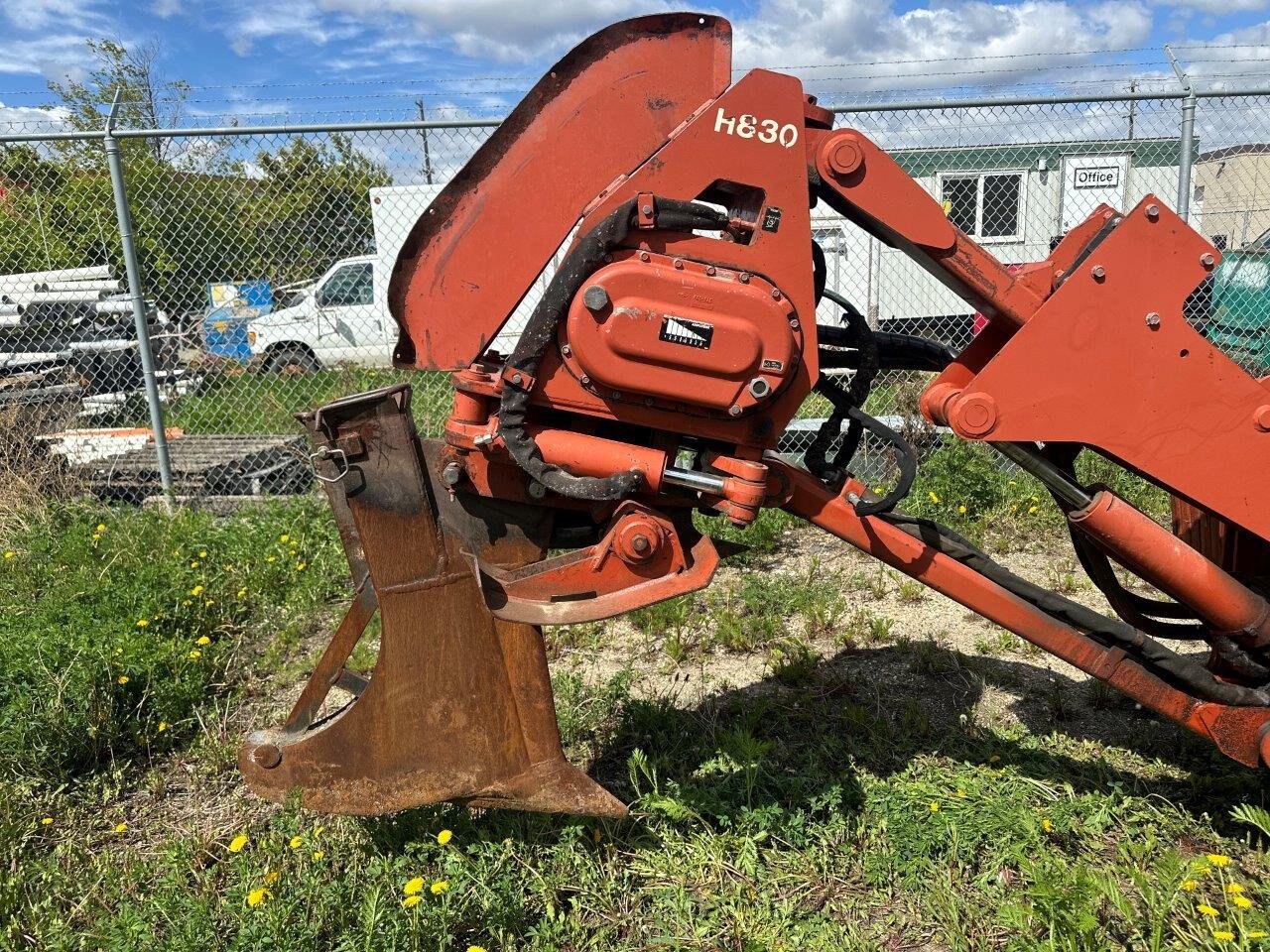 1999 Ditch Witch 8020T Ride on Trencher w Vibration Plow #8644 JA