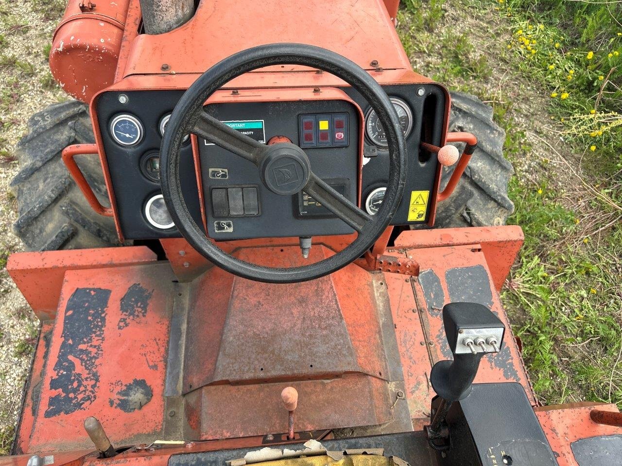 1999 Ditch Witch 8020T Ride on Trencher w Vibration Plow #8644 JA