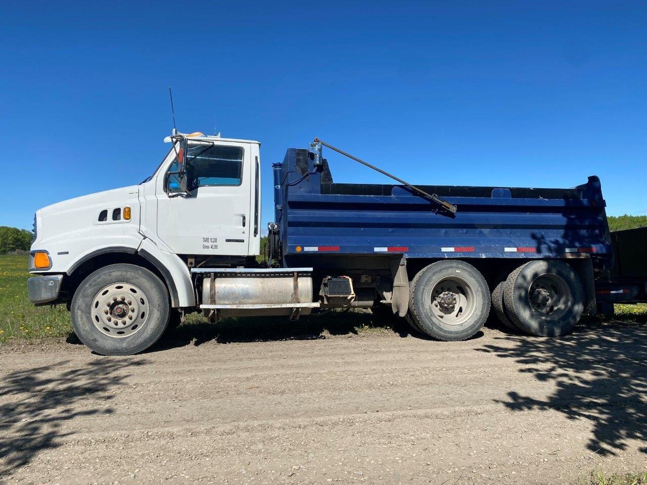 2001 Sterling LT 9500 Tandem Gravel Truck #8670 AS