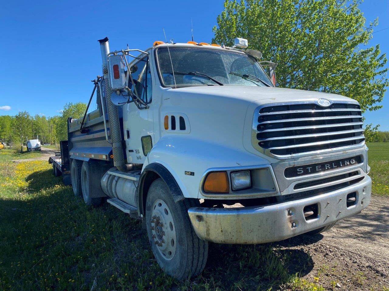 2001 Sterling LT 9500 Tandem Gravel Truck #8670 AS