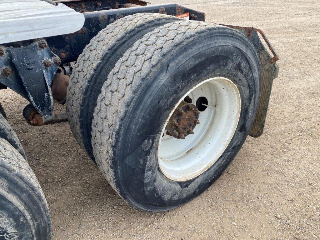 2000 Freightliner FLD112 Day Cab Tandem Axle Truck #8856 BP