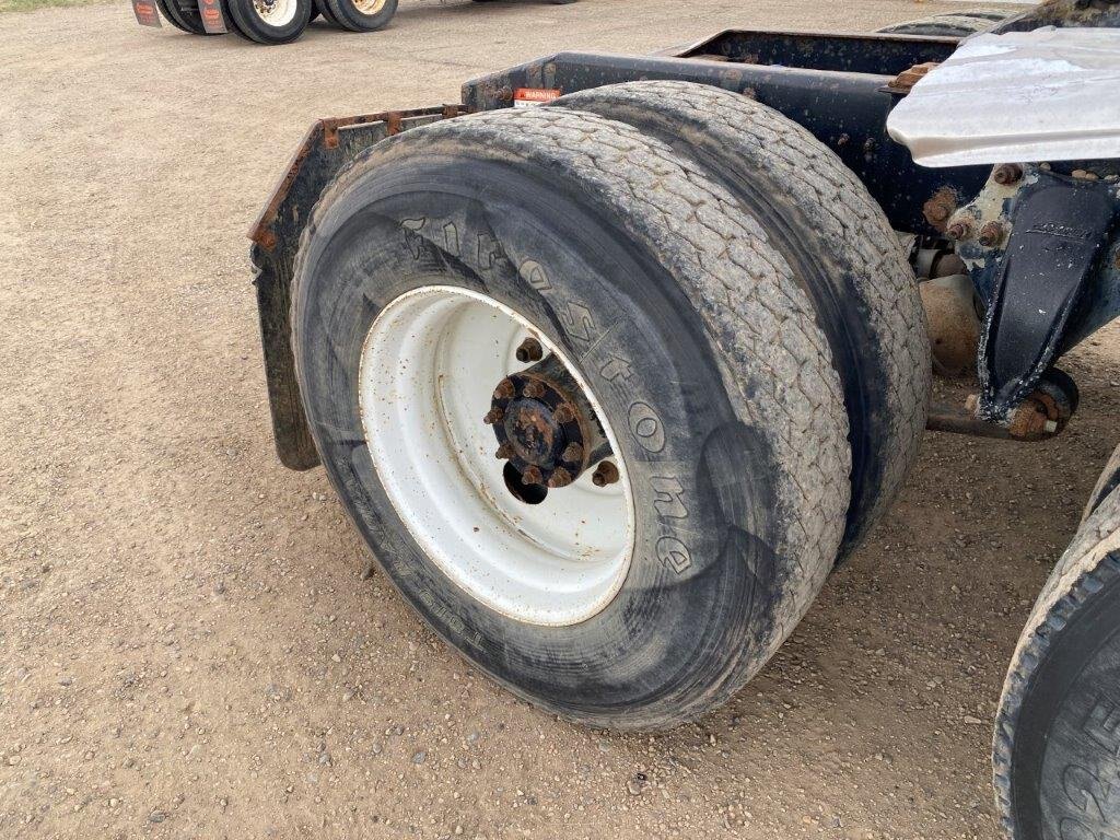 2000 Freightliner FLD112 Day Cab Tandem Axle Truck #8856 BP