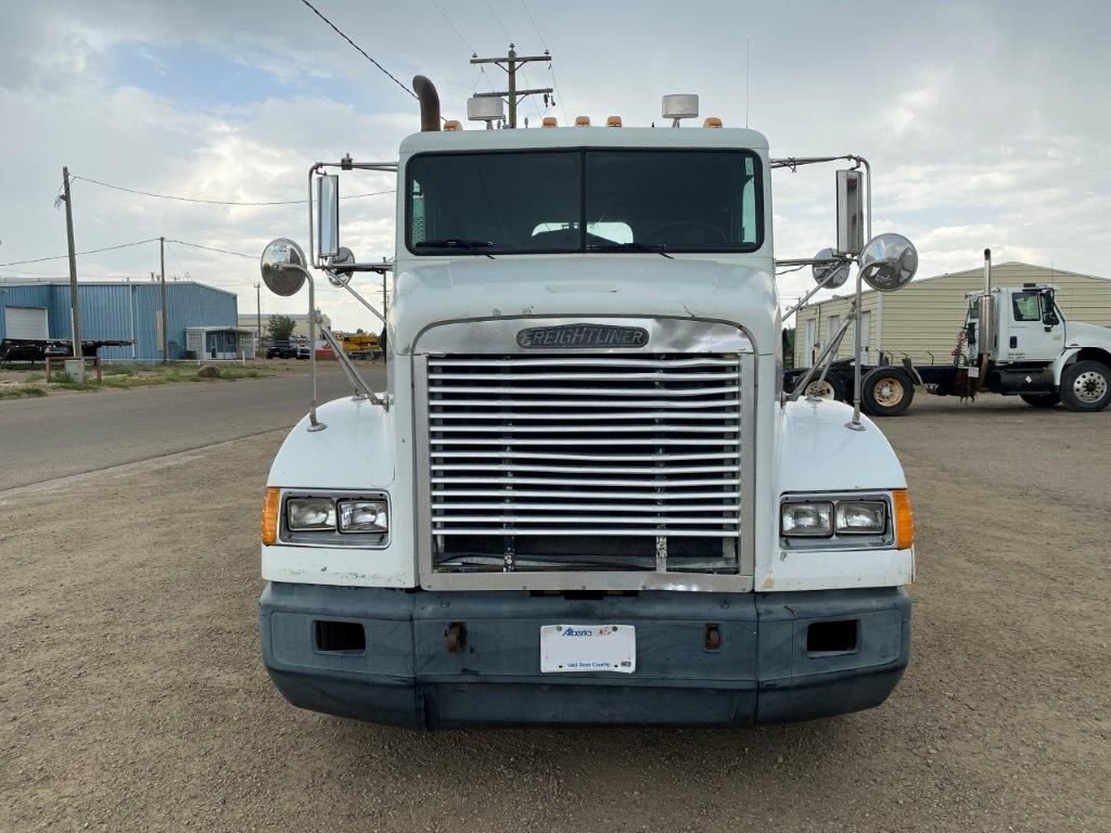 2000 Freightliner FLD112 Day Cab Tandem Axle Truck #8856 BP