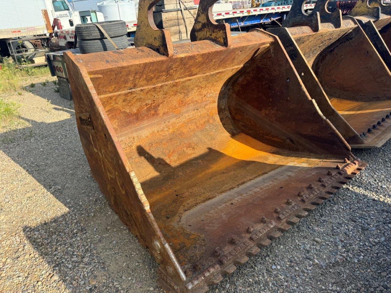 400 Series Excavator Clean Up Bucket 84 inch #10348 JPH