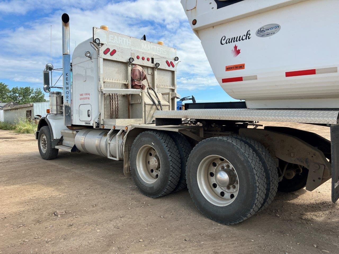 2012 Kenworth T800 Automatic Tandem Sleeper Tractor with wet kit #8872 JF