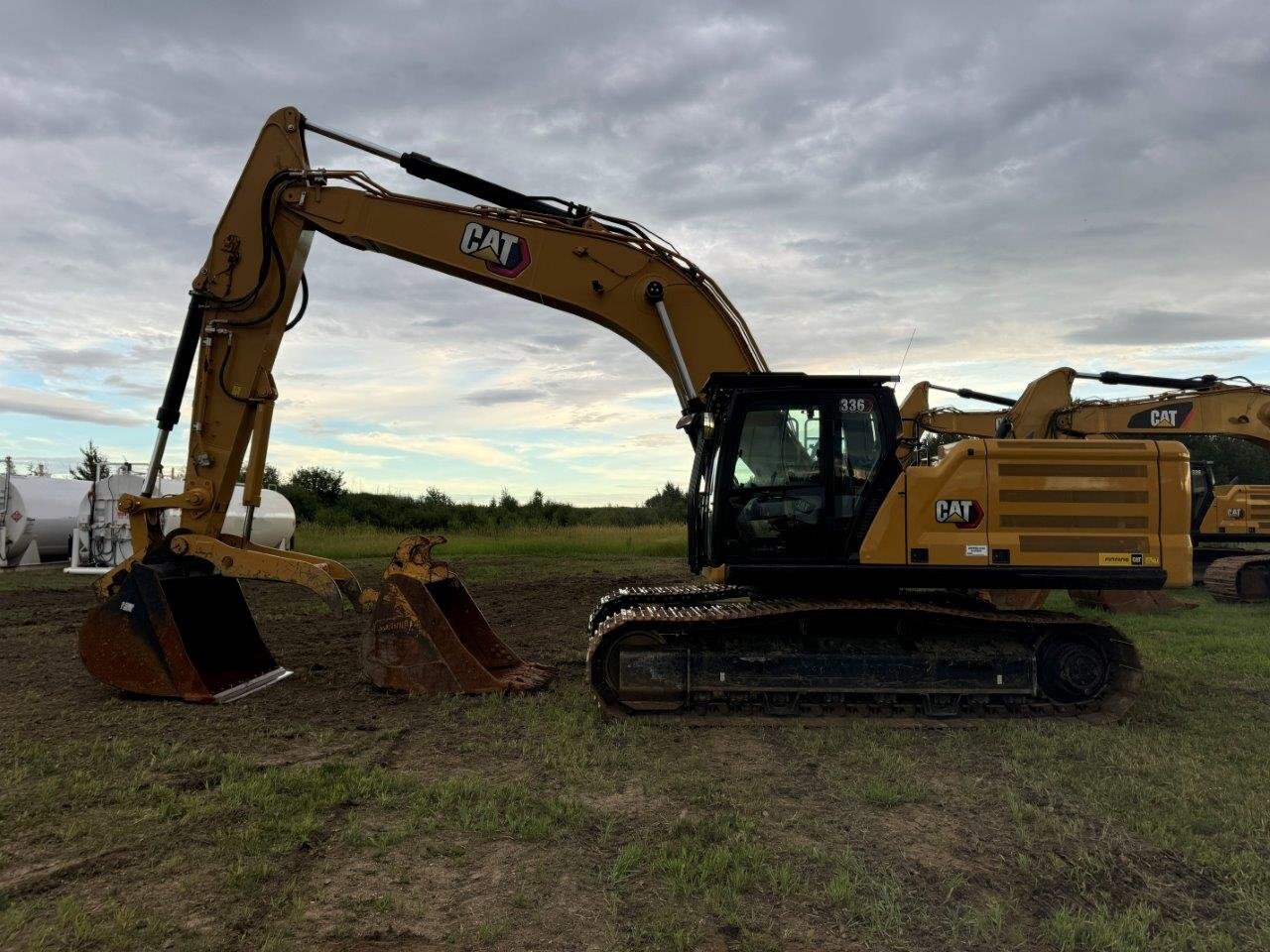 2022 Caterpillar Excavator 336 with Thumb #8887 JP