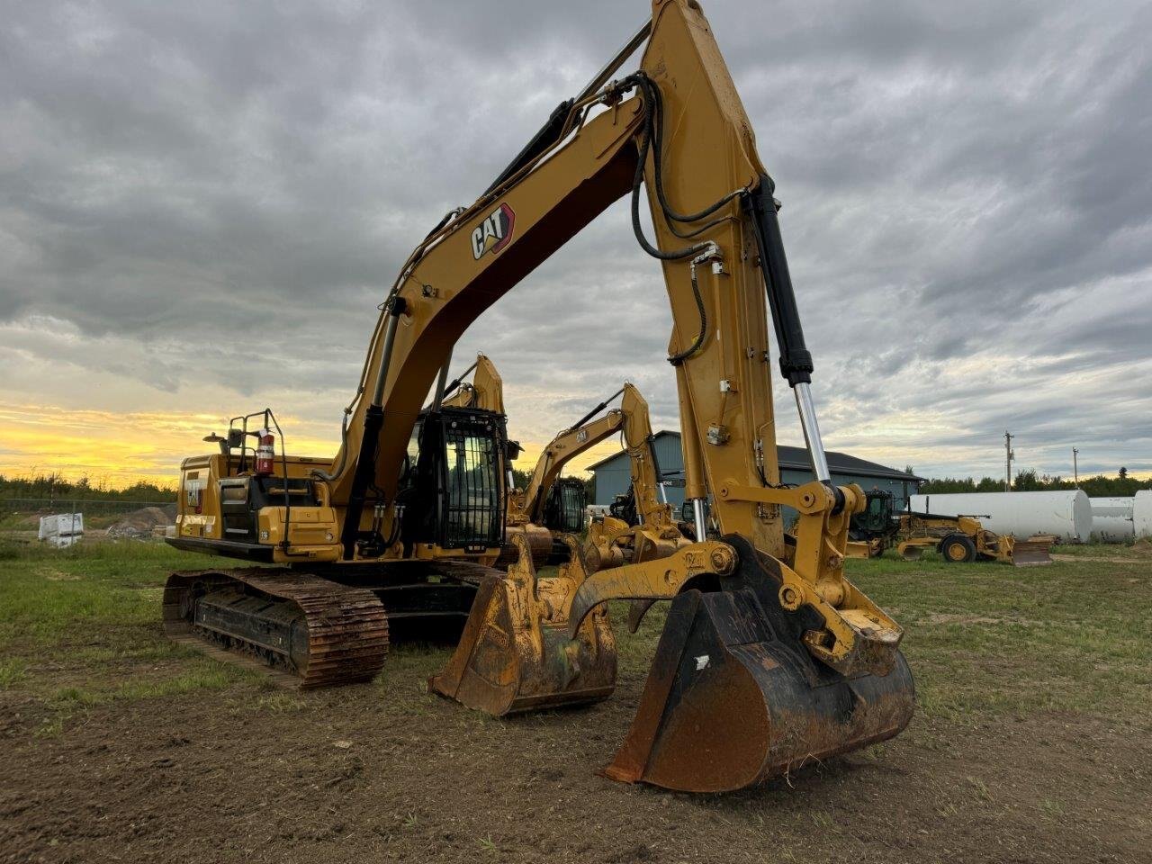 2022 Caterpillar Excavator 336 with Thumb #8887 JP