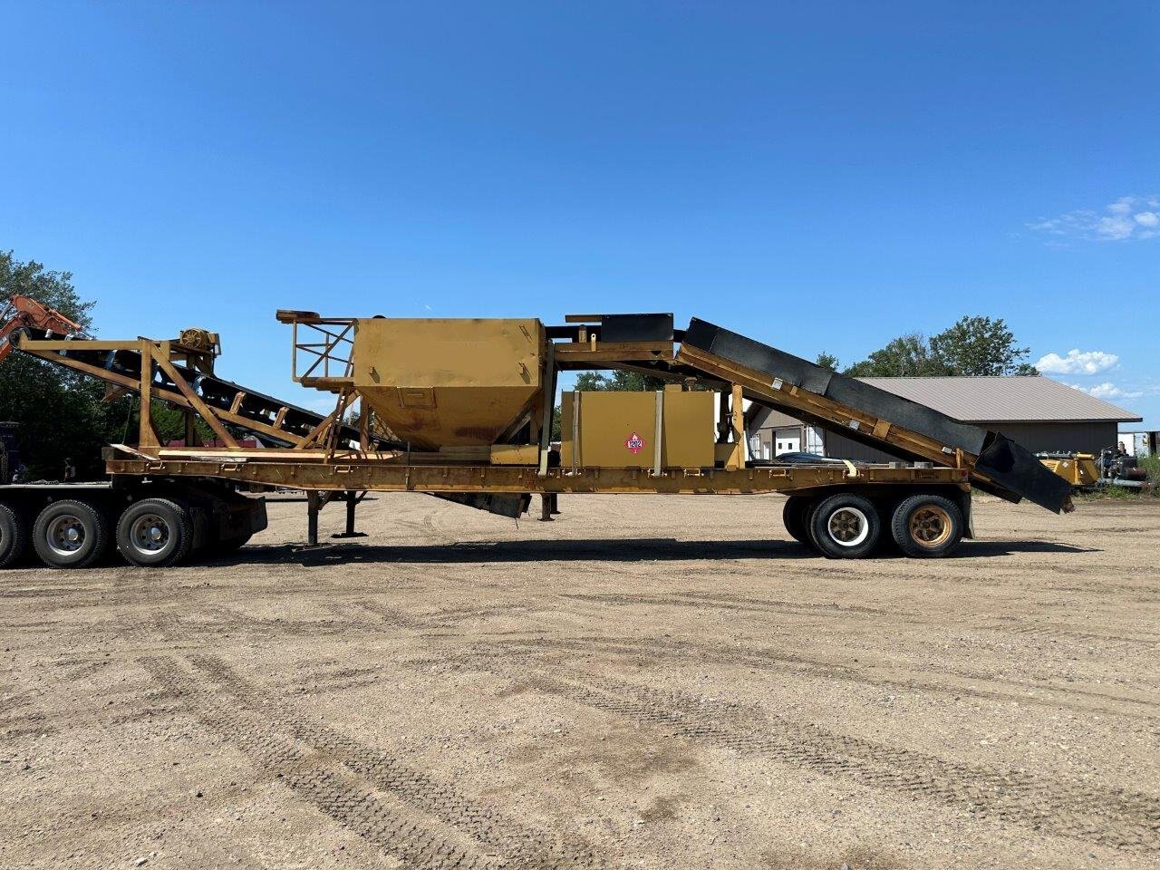 1988 Pioneer PMS20 T/A Surge Bin on Trailer #8895 JA