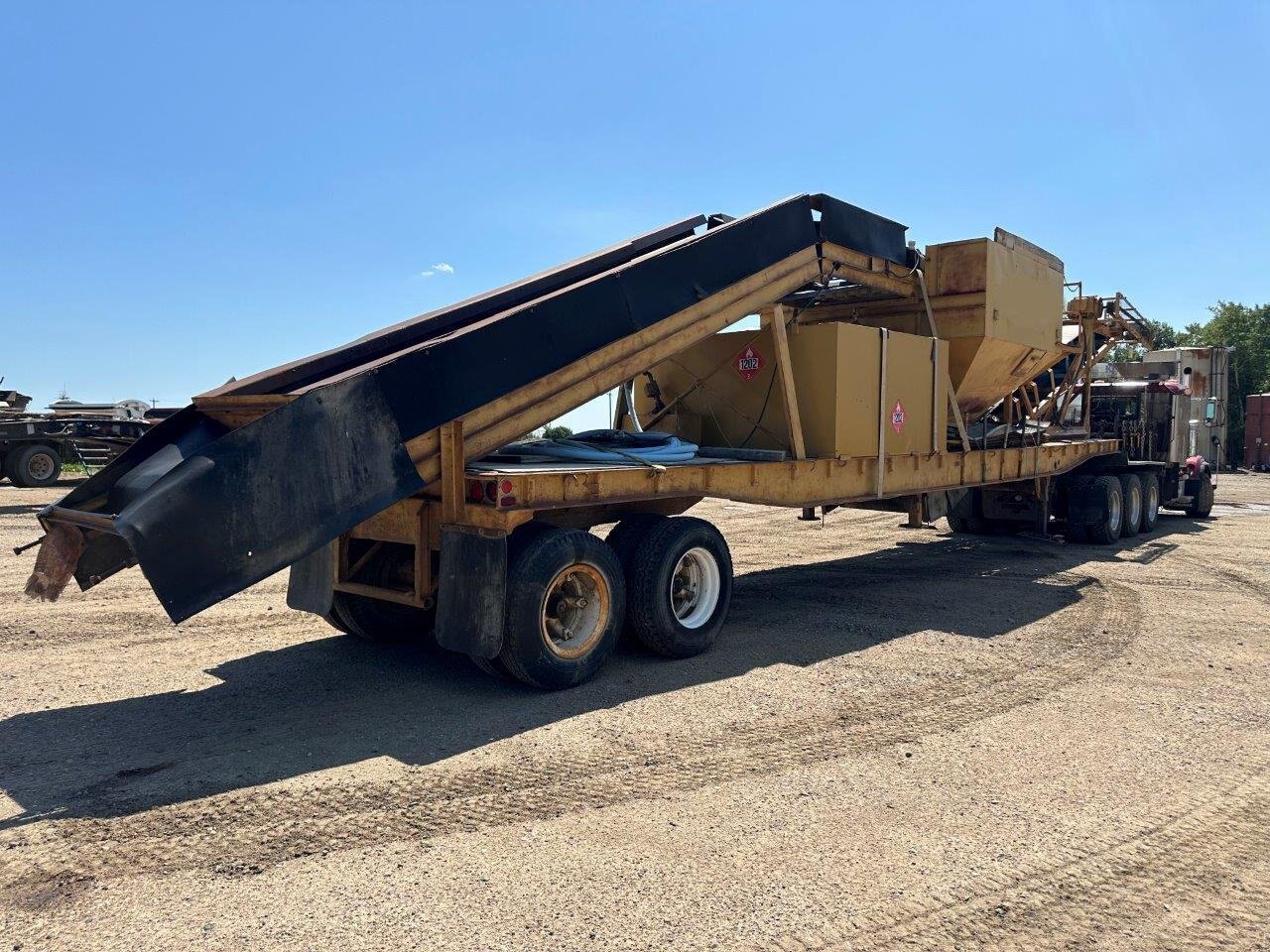 1988 Pioneer PMS20 T/A Surge Bin on Trailer #8895 JA