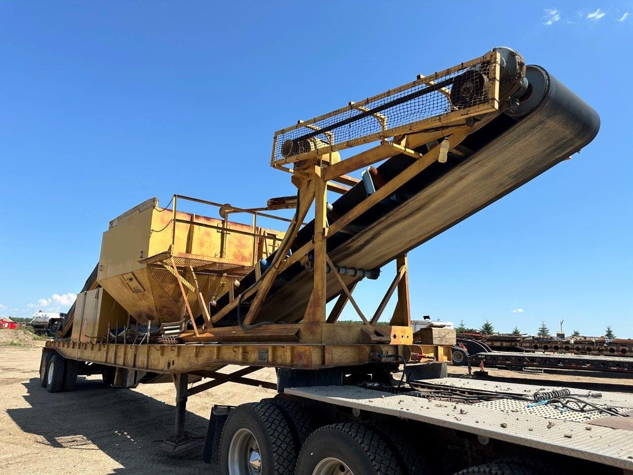 1988 Pioneer PMS20 T/A Surge Bin on Trailer #8895 JA