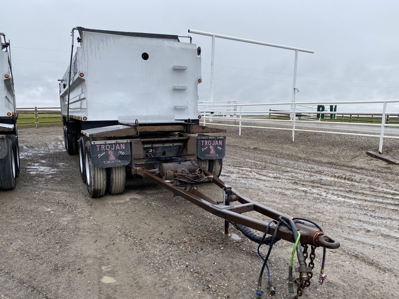 2016 Kenworth T800 Triaxle Gravel Truck with 2015 Trojan Quad Dump Wagon *Selling as a Pair* #8613 BP