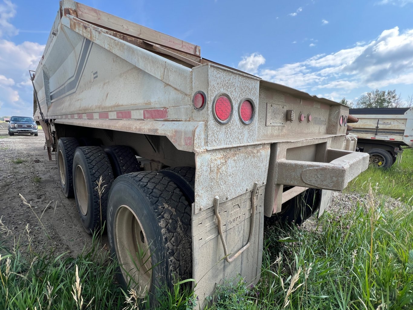 1995 Midland Crossgate Cross Clam Belly Dump Triaxle Trailer #8899 JF