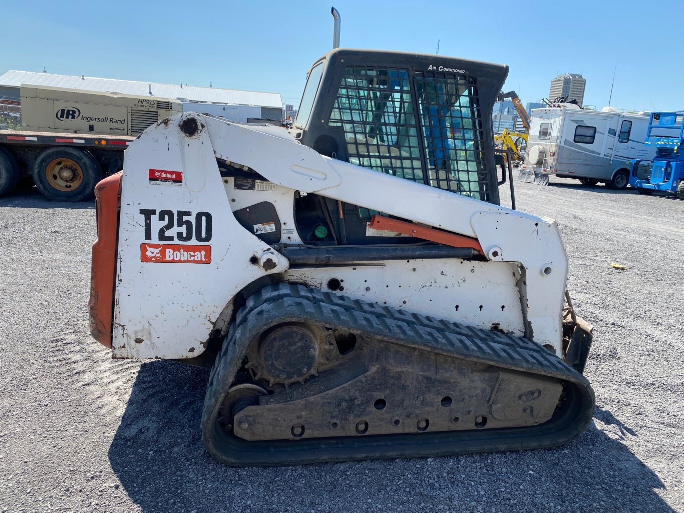 2009 Bobcat T250 Skid Steer #8904 BP