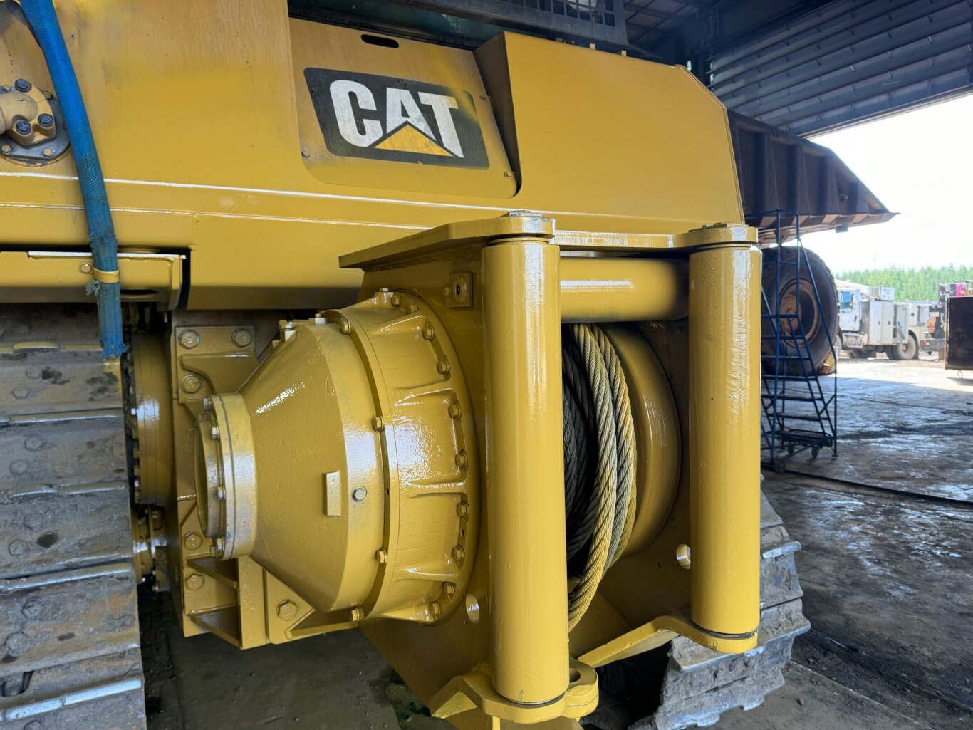 2013 CAT D8T Angle Blade and Winch #8907 JP