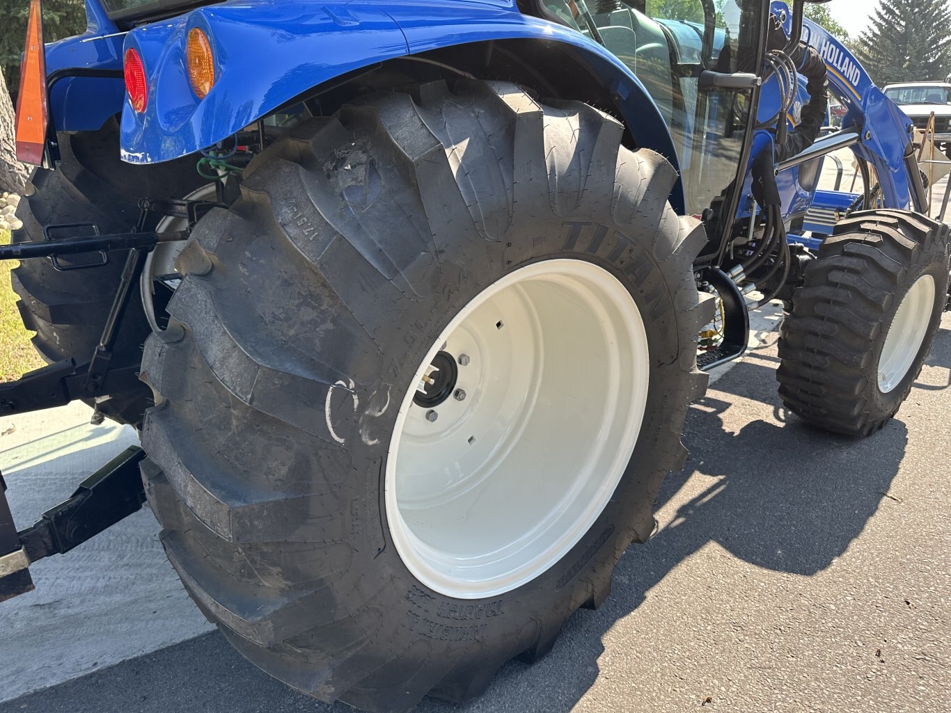 NEW 2023 New Holland Boomer 55 CAB Tractor #8914 JA