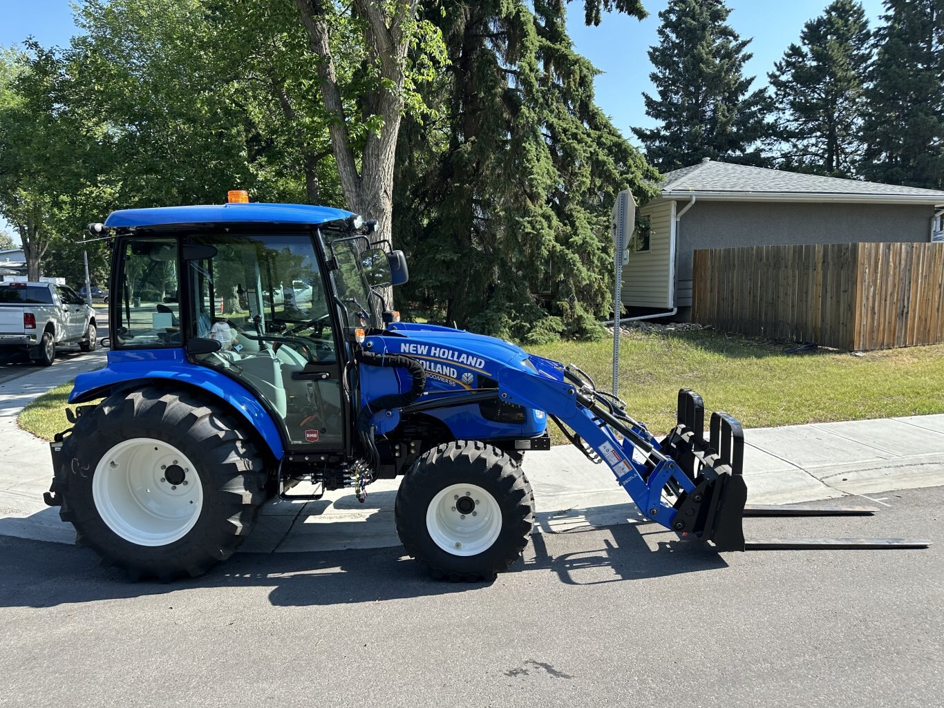 NEW 2023 New Holland Boomer 55 CAB Tractor #8914 JA