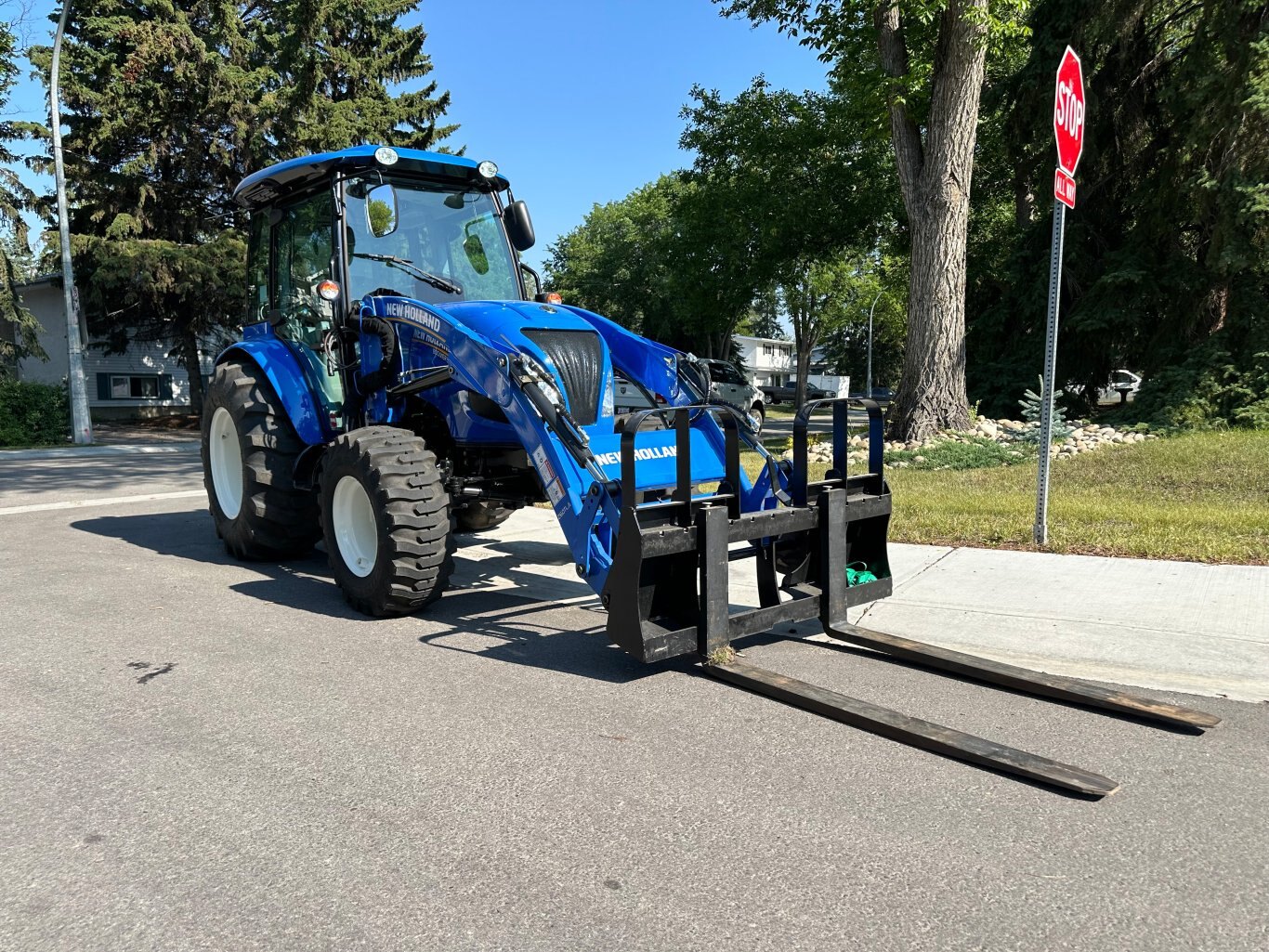 NEW 2023 New Holland Boomer 55 CAB Tractor #8914 JA