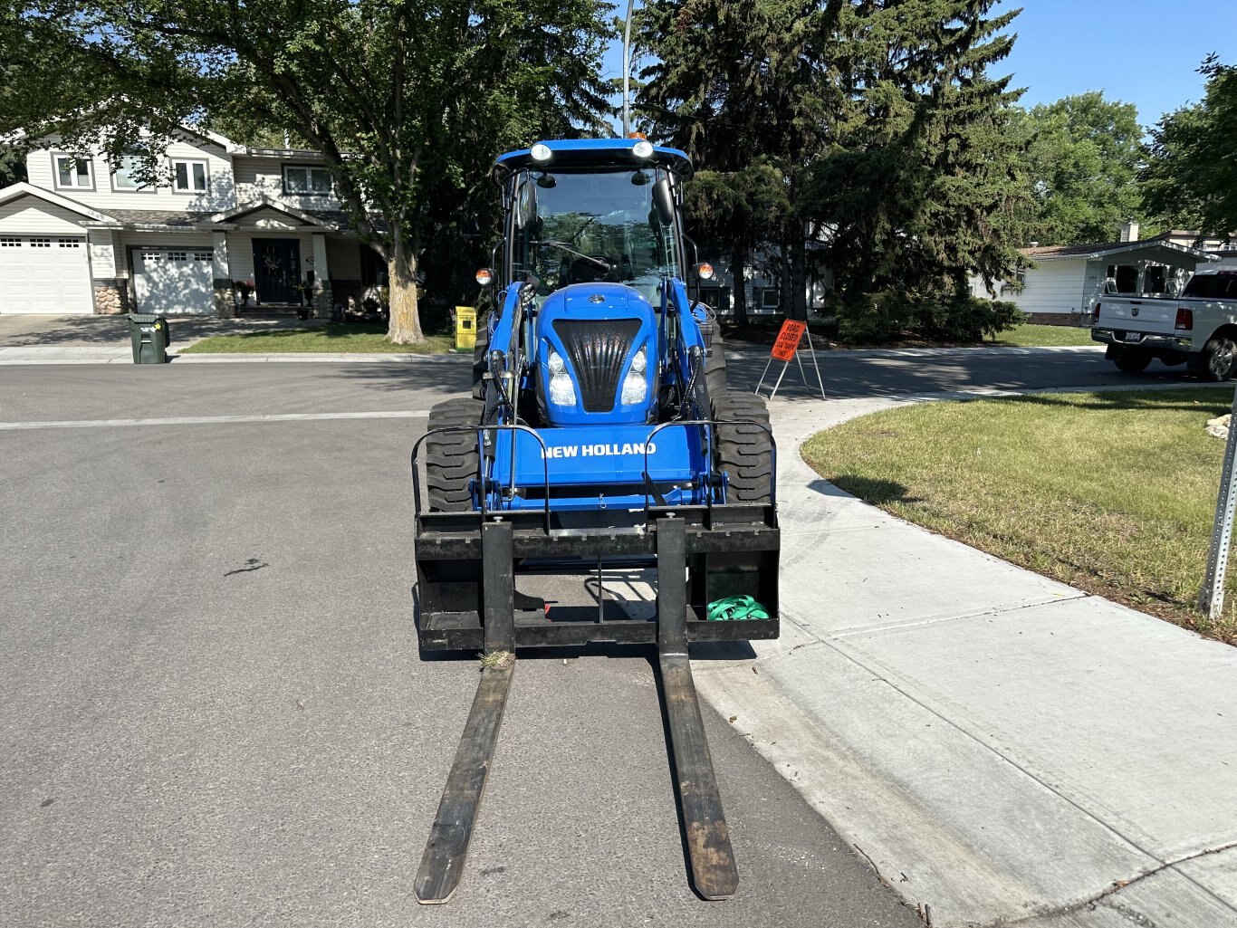 NEW 2023 New Holland Boomer 55 CAB Tractor #8914 JA