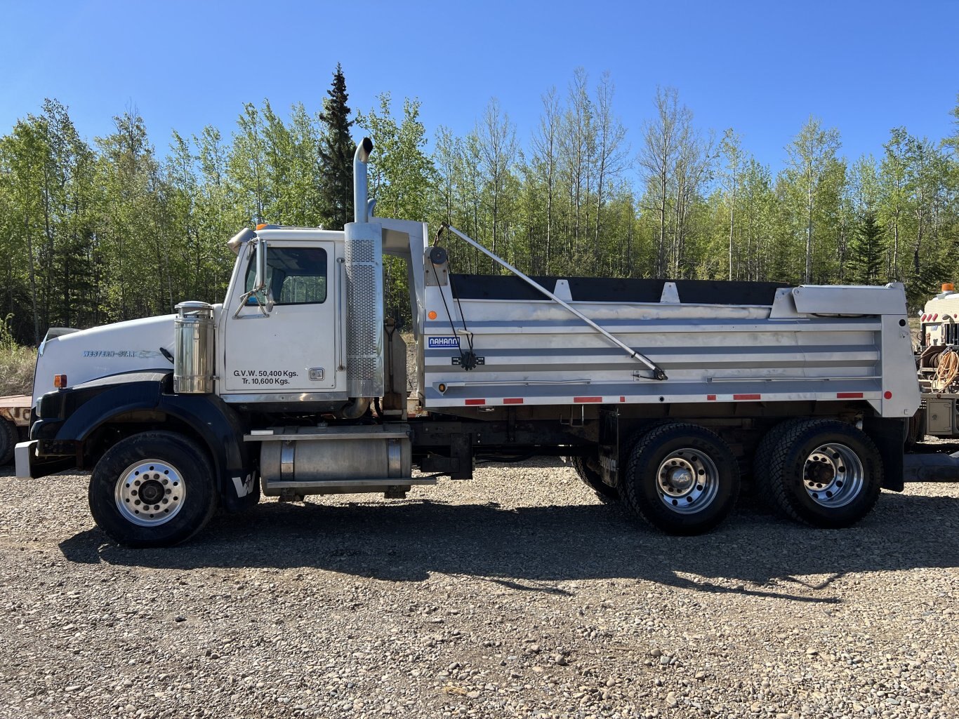 2004 Western Star 4900SA Tandem Dump Truck 8616 JF