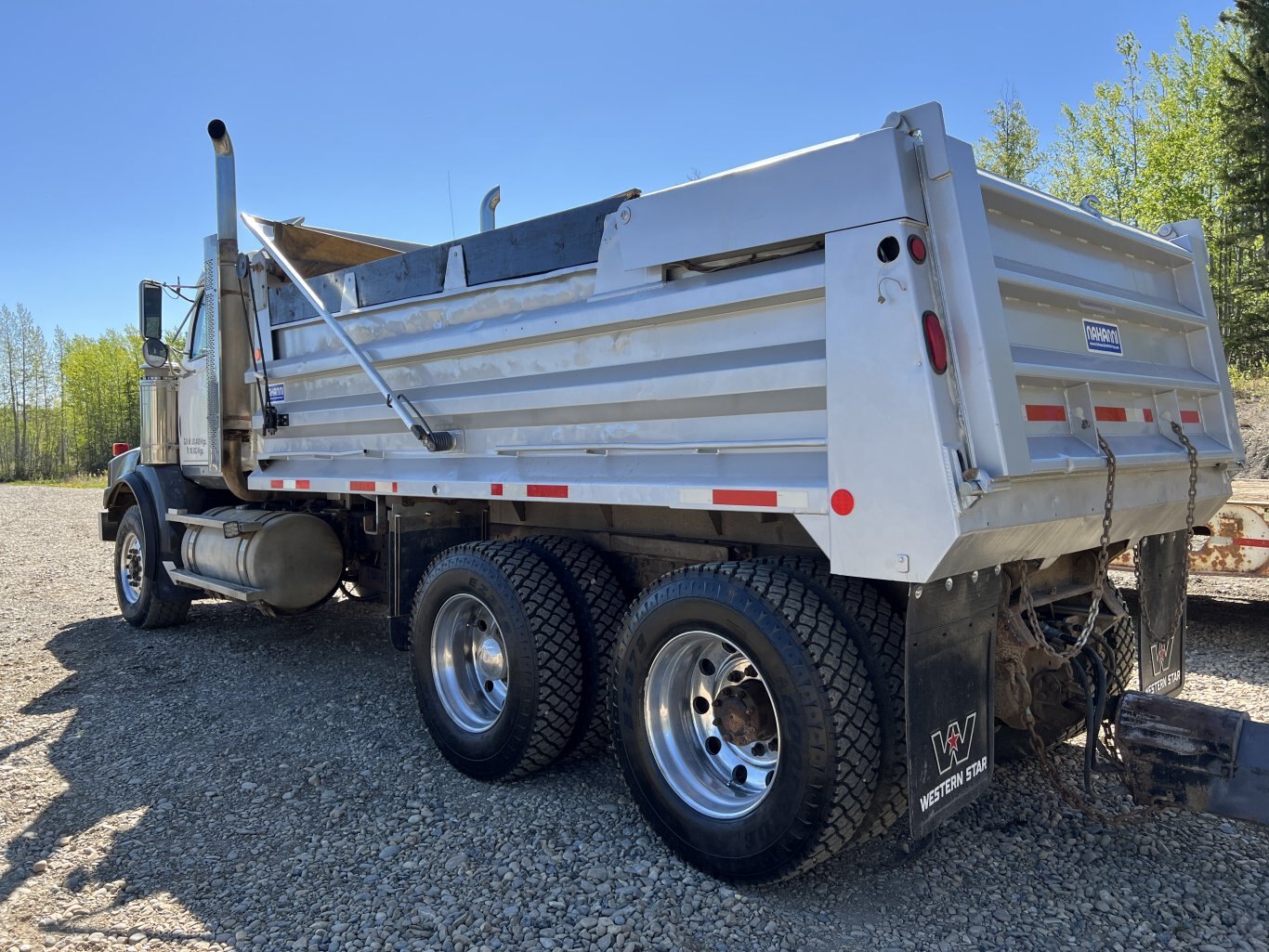 2004 Western Star 4900SA Tandem Dump Truck 8616 JF