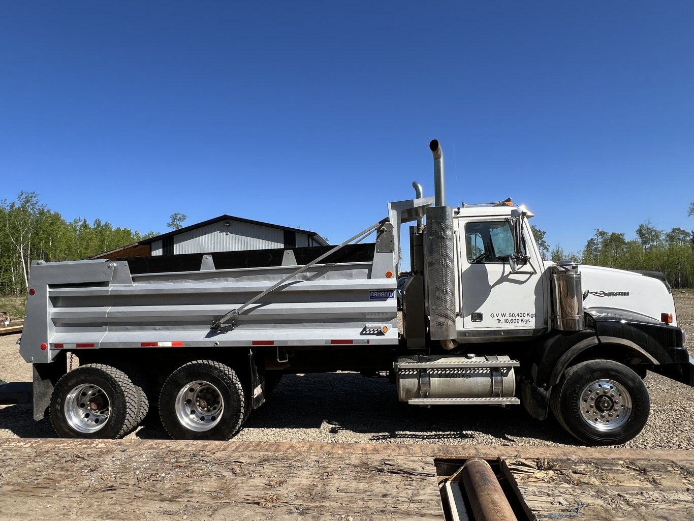 2004 Western Star 4900SA Tandem Dump Truck 8616 JF