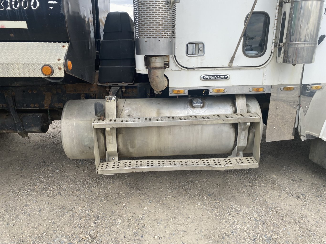 1997 Freightliner Gravel Truck 8942 AS