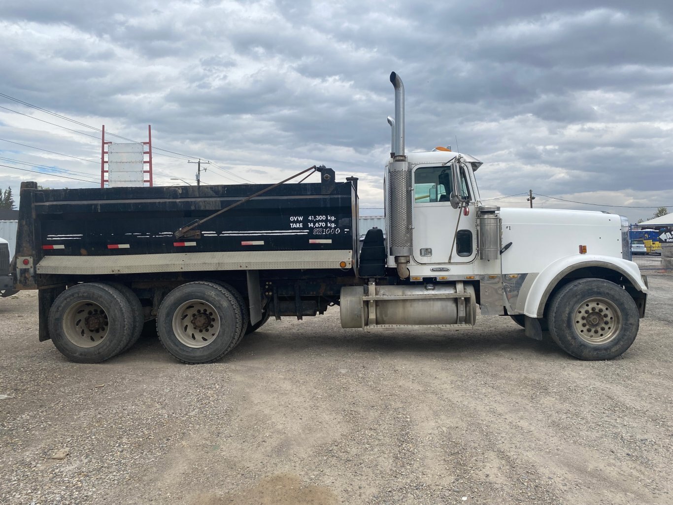 1997 Freightliner Gravel Truck 8942 AS