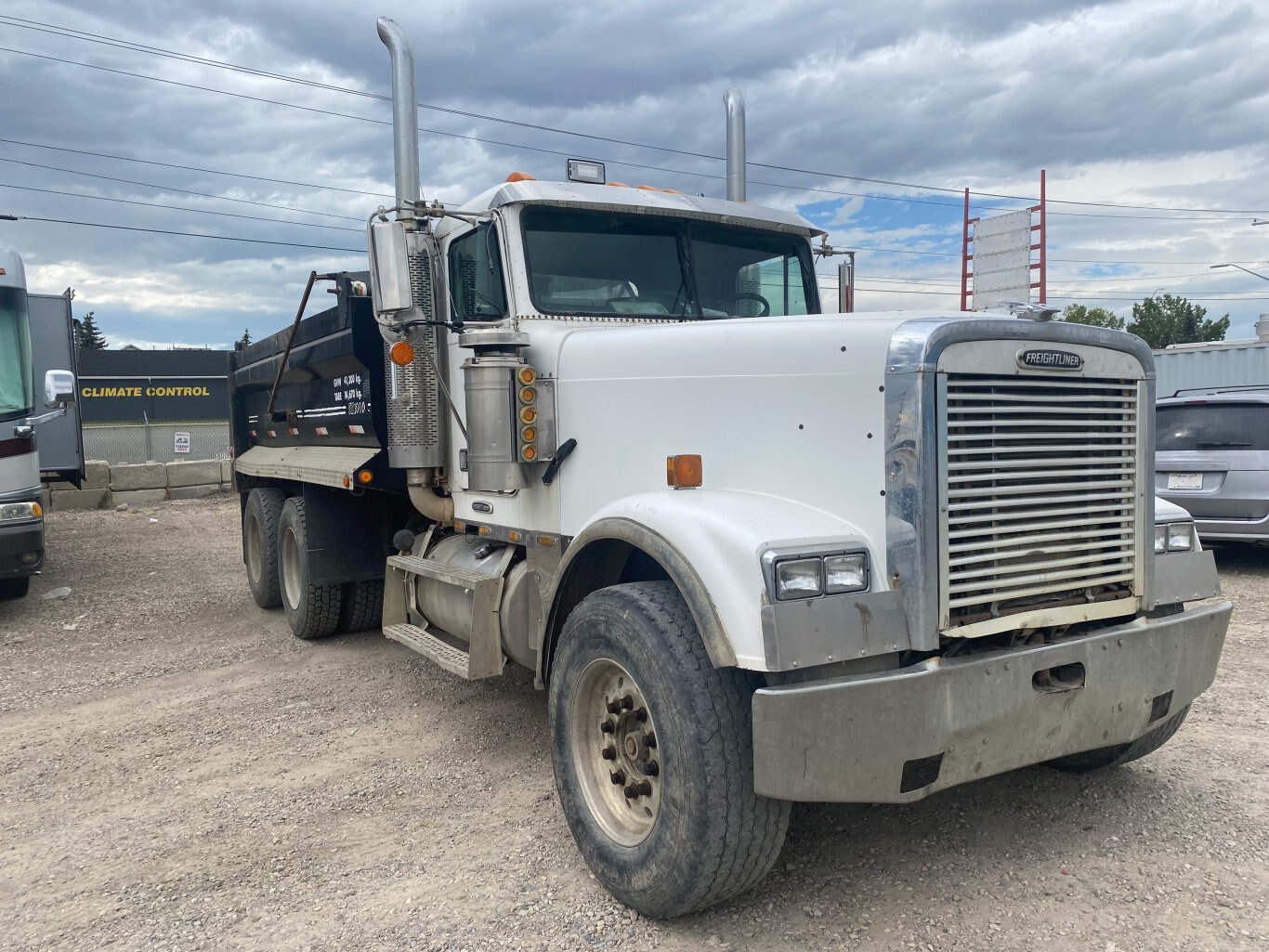 1997 Freightliner Gravel Truck 8942 AS