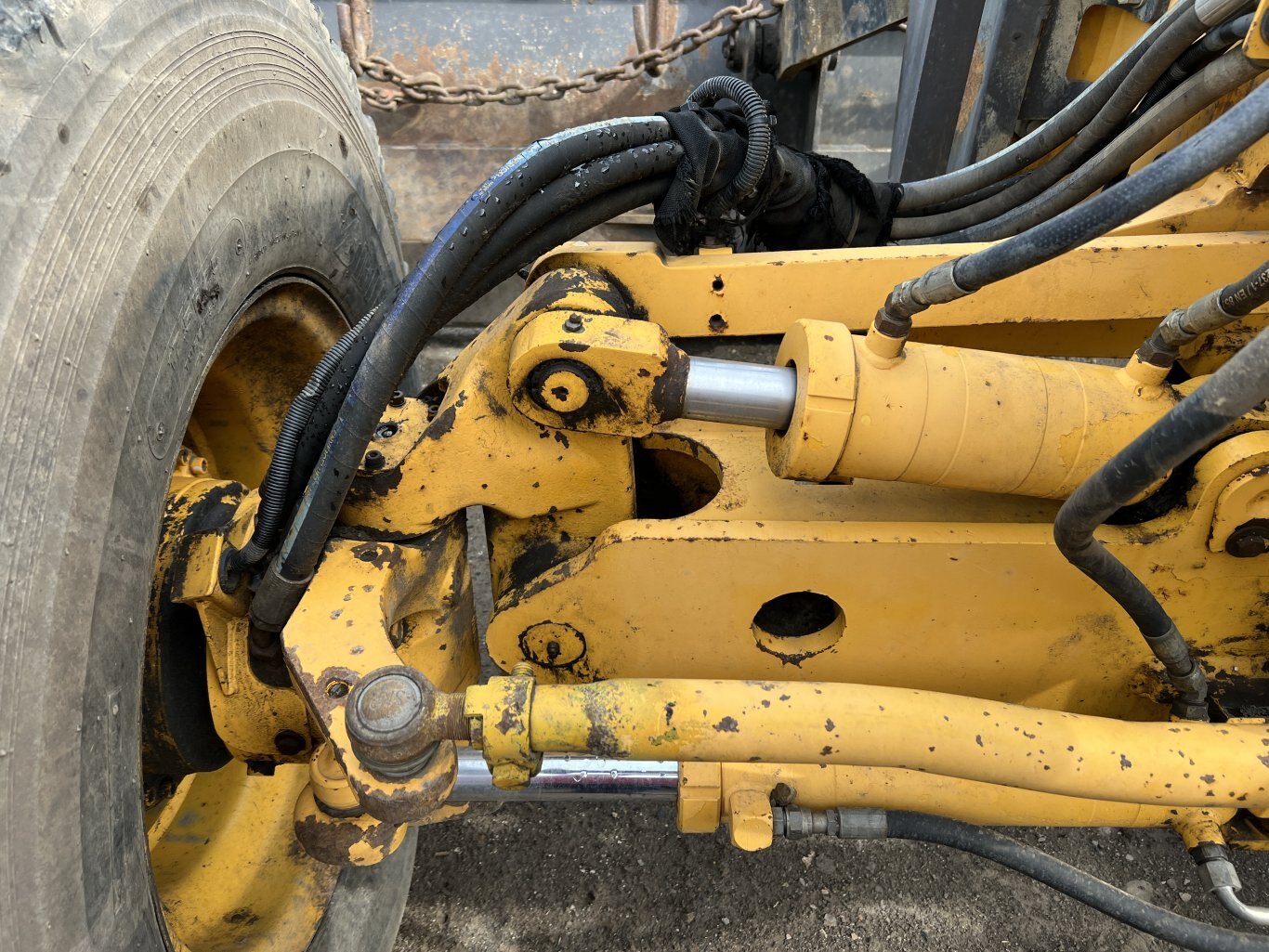 2010 Volvo G976 Motorgrader with snow wing and front dozer 8941 JF