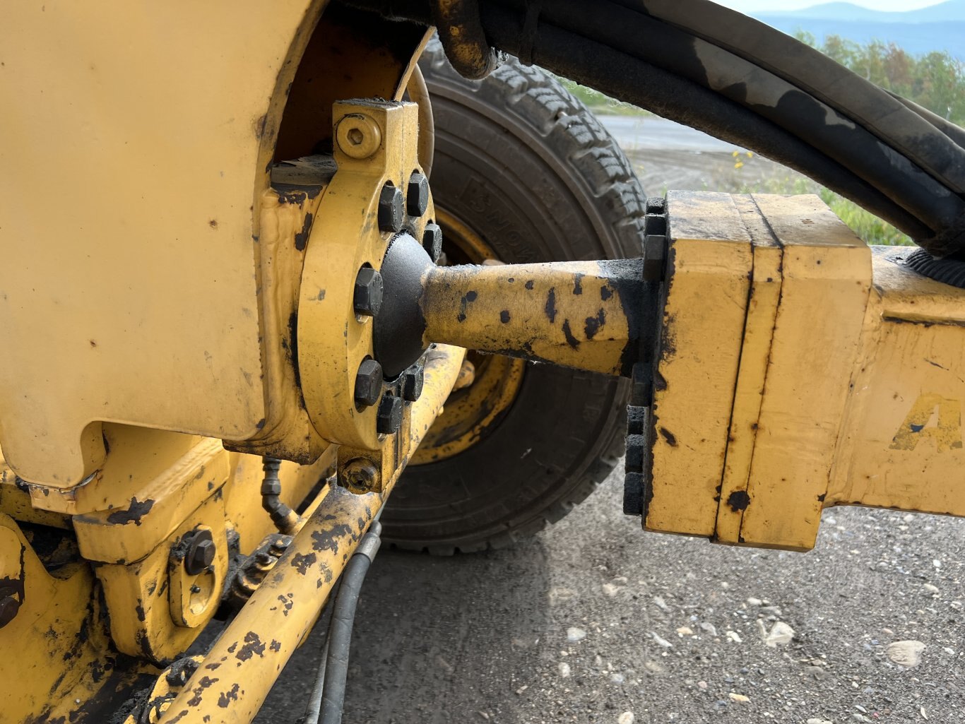 2010 Volvo G976 Motorgrader with snow wing and front dozer 8941 JF