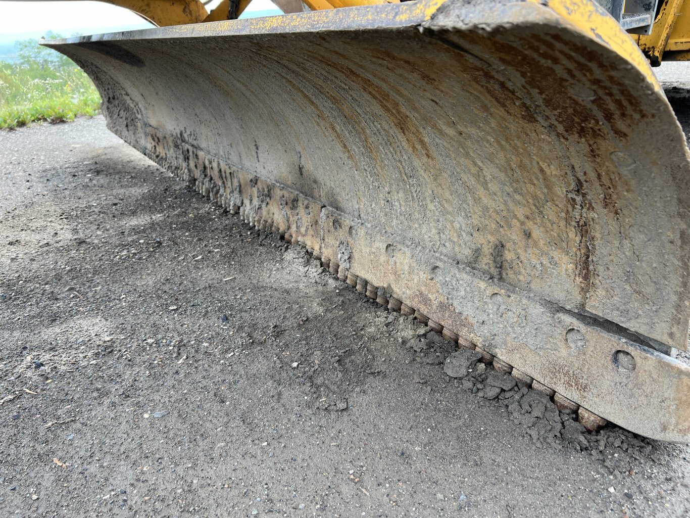 2010 Volvo G976 Motorgrader with snow wing and front dozer 8941 JF