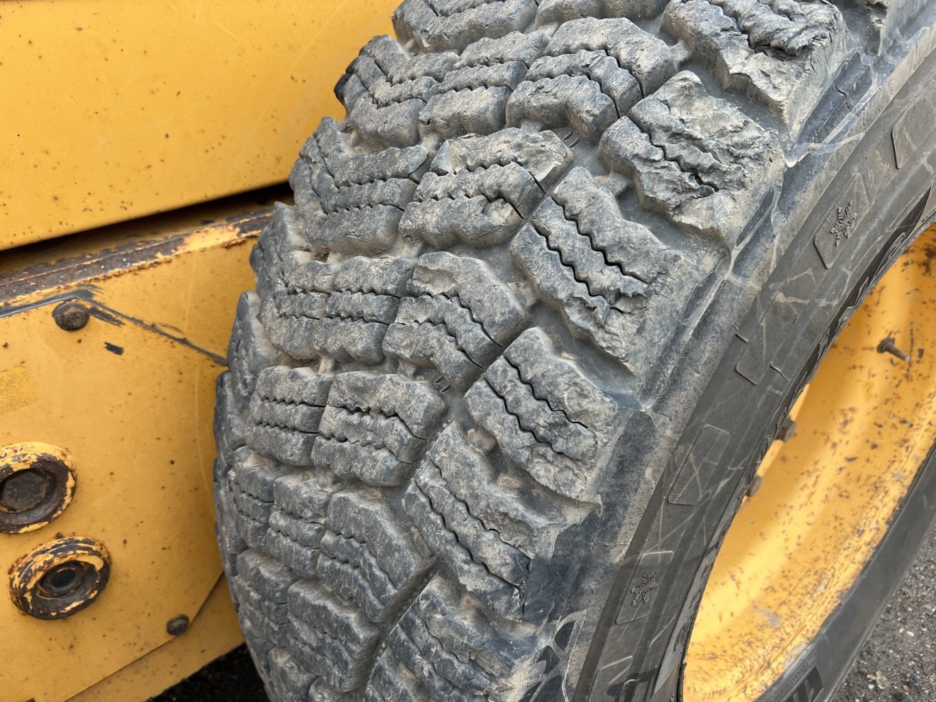 2010 Volvo G976 Motorgrader with snow wing and front dozer 8941 JF