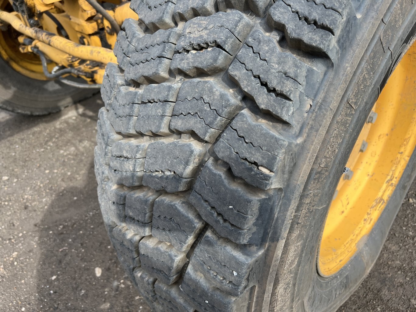 2010 Volvo G976 Motorgrader with snow wing and front dozer 8941 JF