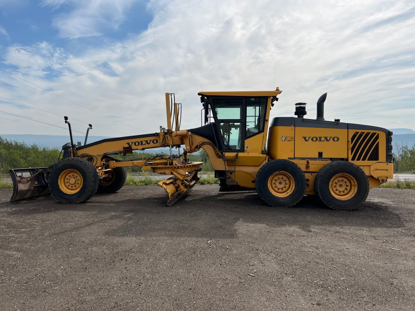 2010 Volvo G976 Motorgrader with snow wing and front dozer 8941 JF