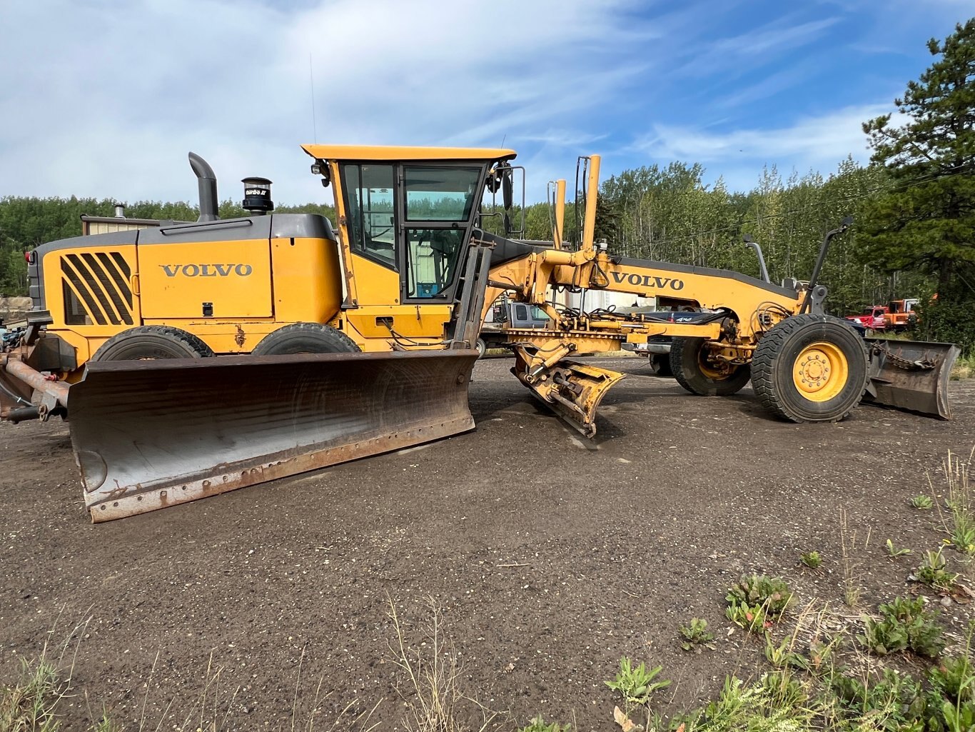 2010 Volvo G976 Motorgrader with snow wing and front dozer 8941 JF