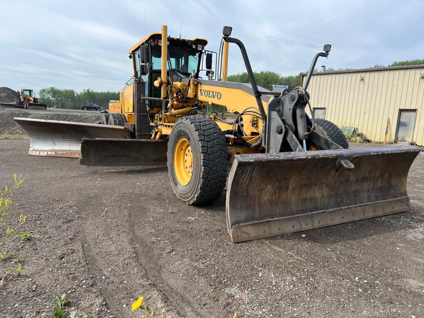 2010 Volvo G976 Motorgrader with snow wing and front dozer 8941 JF