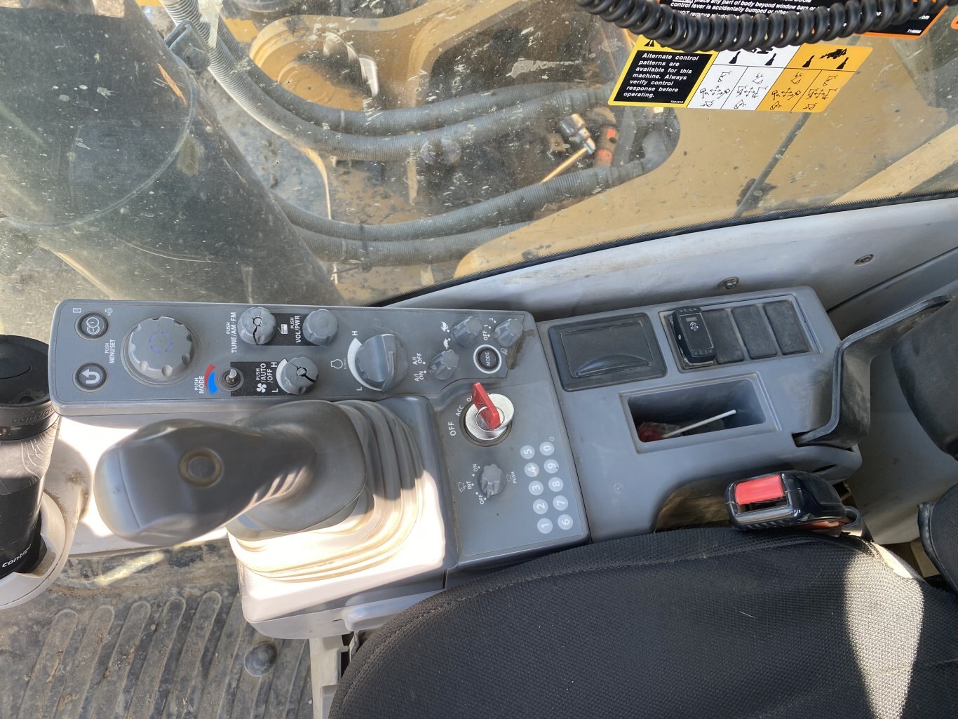 2018 Deere 470G Excavator 8944 BP