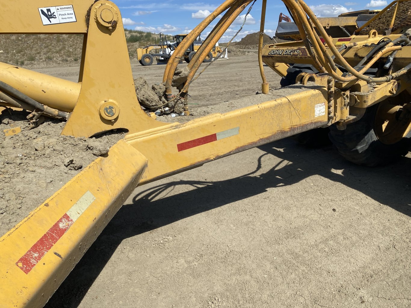 2001 John Deere 1812C Pull Scraper 8946 BP