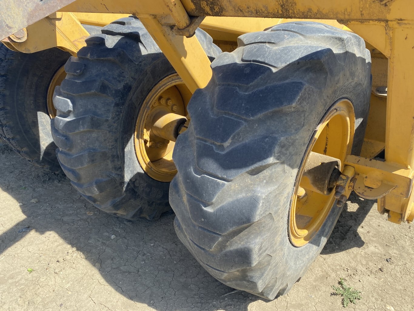 2001 John Deere 1812C Pull Scraper 8946 BP