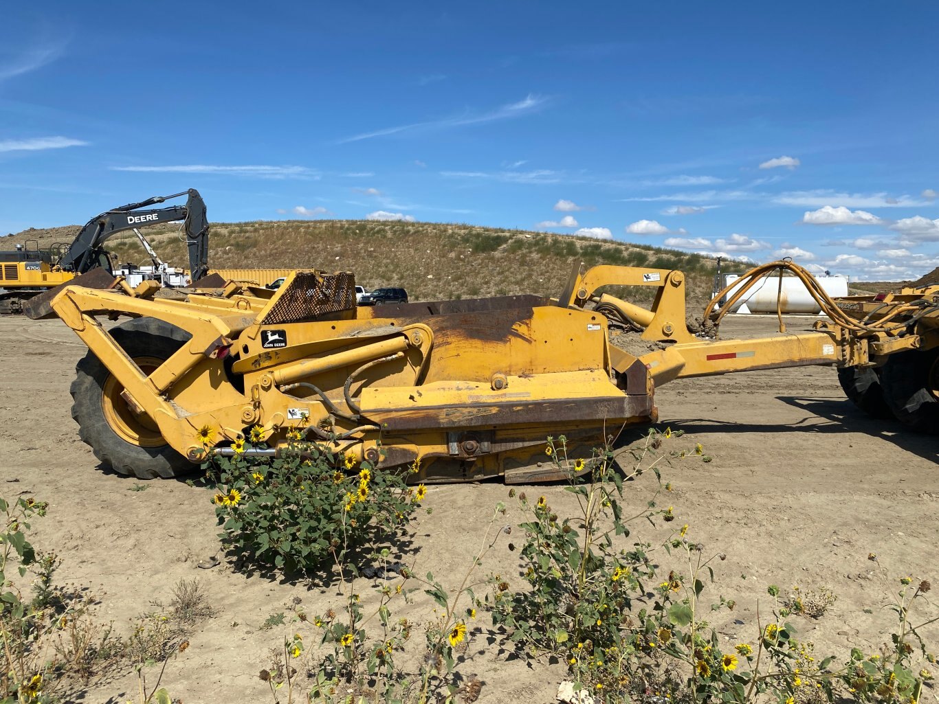 2001 John Deere 1812C Pull Scraper 8946 BP