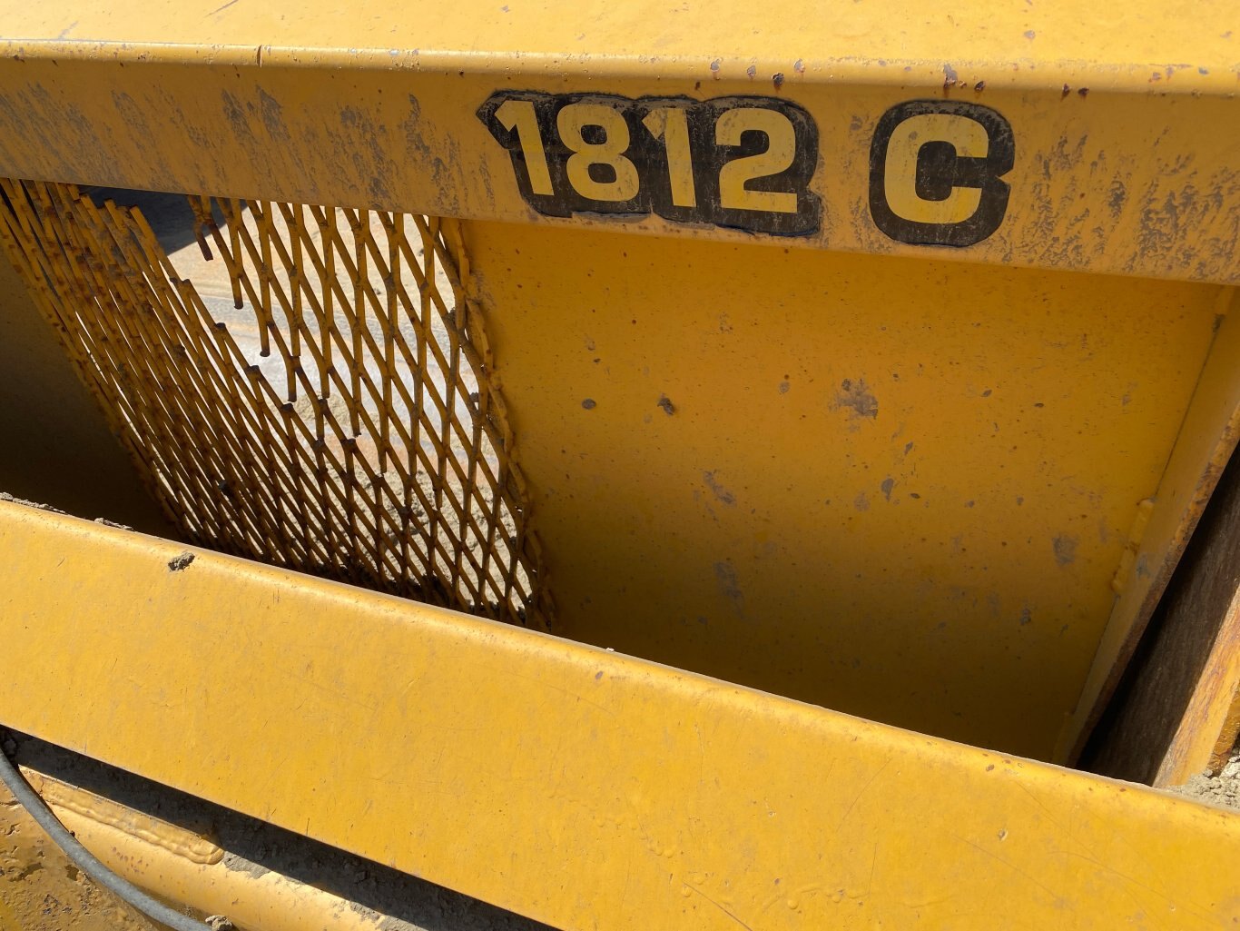 2001 John Deere 1812C Pull Scraper 8948 BP