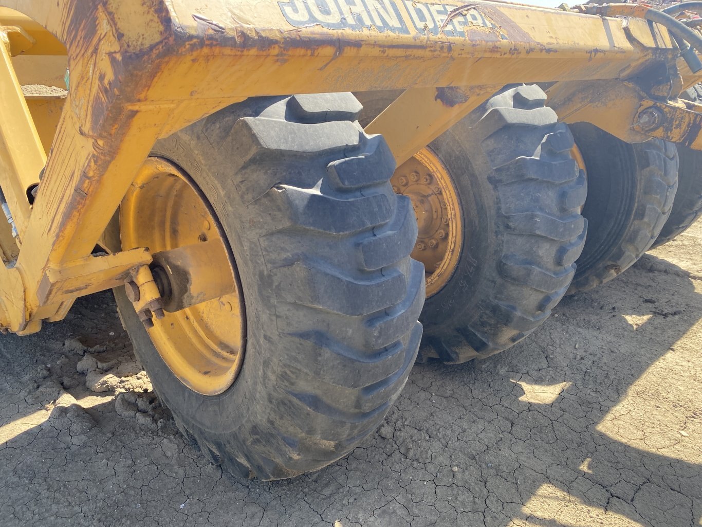 2001 John Deere 1812C Pull Scraper 8948 BP